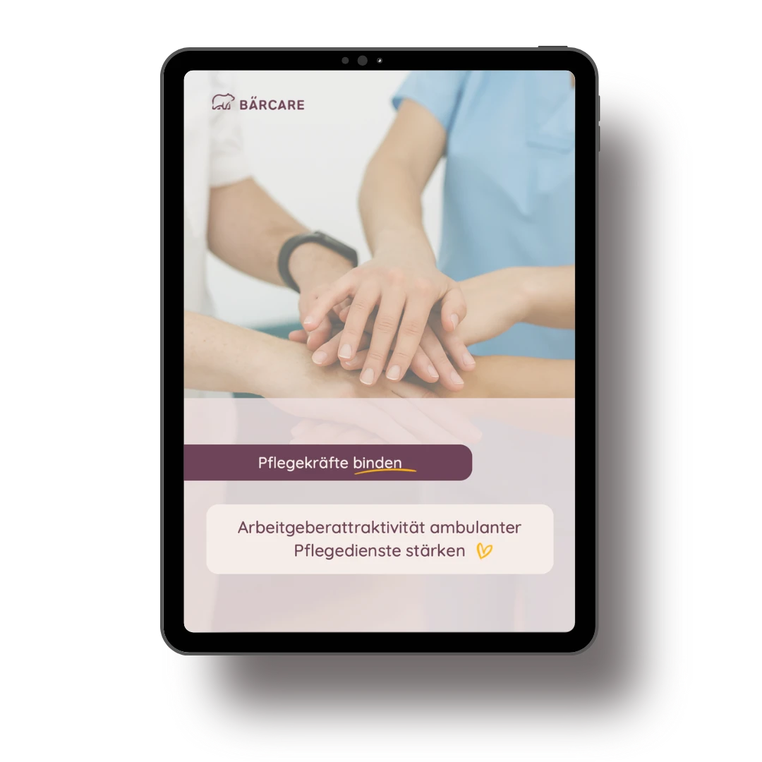 Vorschau eines digitalen Ratgebers auf einem Tablet zum Thema „Pflegekräfte binden – Arbeitgeberattraktivität ambulanter Pflegedienste stärken“.